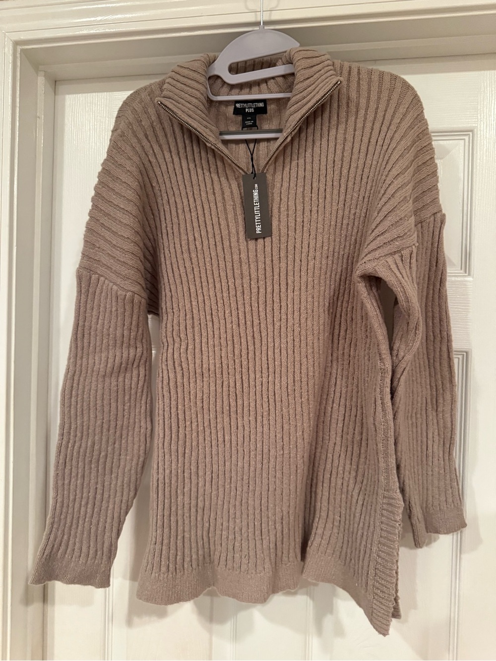 Pretty Little Thing sweater